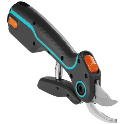 AssistCut