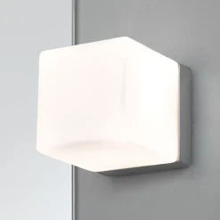 Cube Vägglampa i Krom Dimbar