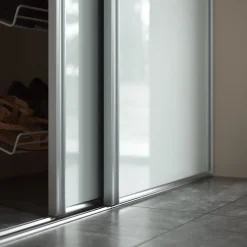 Entry Vitt Glas