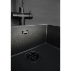 Essent CEG-E50B Komposit Svart Enkel med Korgventil