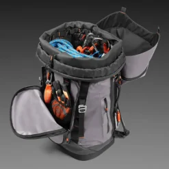 Grå