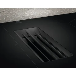 HHHB760S med Inbyggd Fläkt Svart