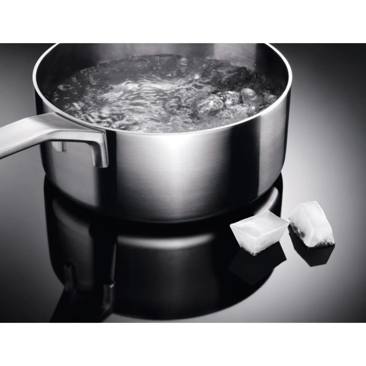 LKI66440SK 600 SteamBake 60 Spis med Induktionshäll Svart