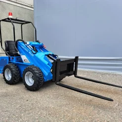 ML50 4WD Minigrävare Glidstyrd Med Skopa