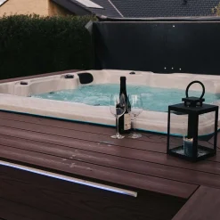 61 Quartz White 49 Jets Spabad för 6 Personer