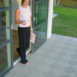 Unique Stone Grey Golvtrall i Plast