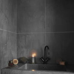 Wall & Water Svart Kalk 60x60