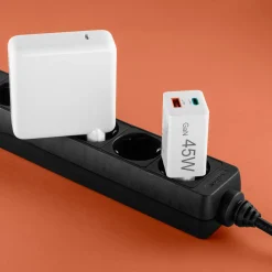 1x USB-C 1x USB-A GaN 45W Vit